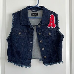 New Look letter patch denim vest size medium (12/13)